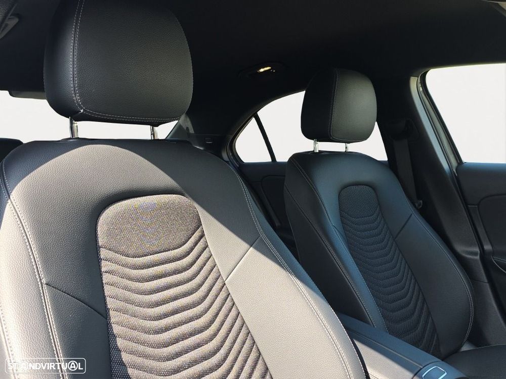 Mercedes-Benz A 180 d — fotografia 13