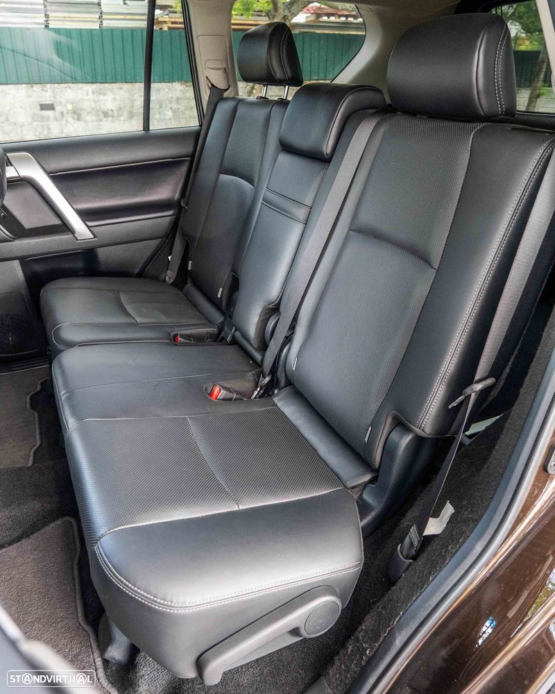 Toyota Land Cruiser Prado - 17