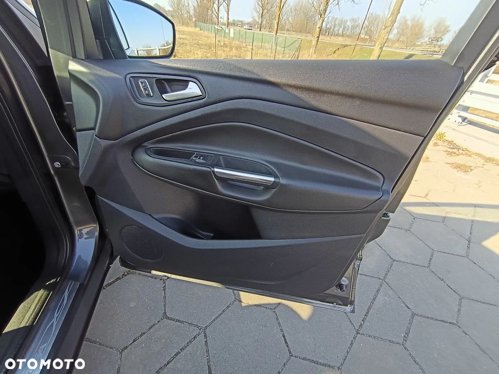 Ford Kuga 2.0 TDCi 4x4 Titanium - 22