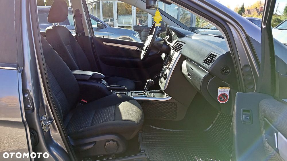 Mercedes-Benz Klasa B 180 Autotronic - 35