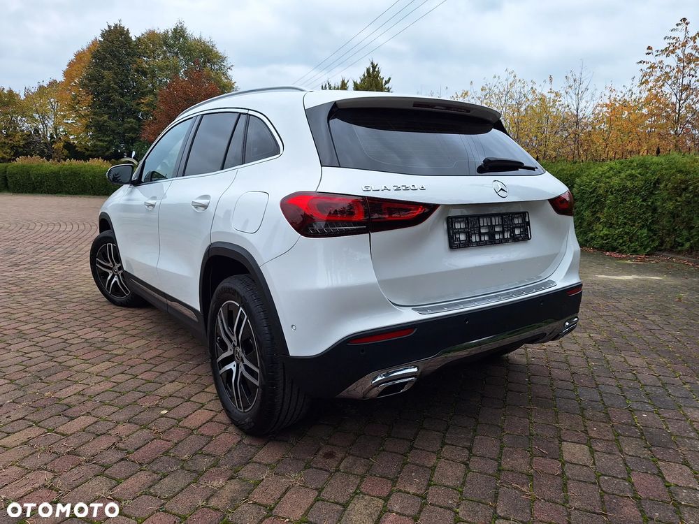 Mercedes-Benz GLA 220 d 8G-DCT AMG Line - 4