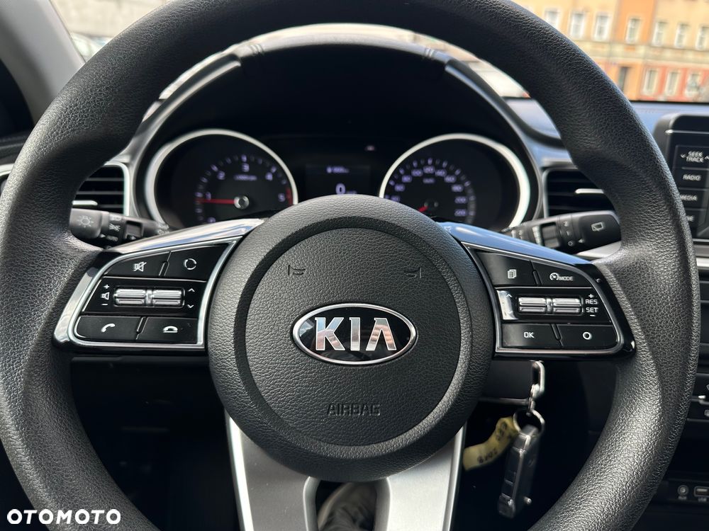 Kia Ceed 1.6 CRDi SCR L - 33