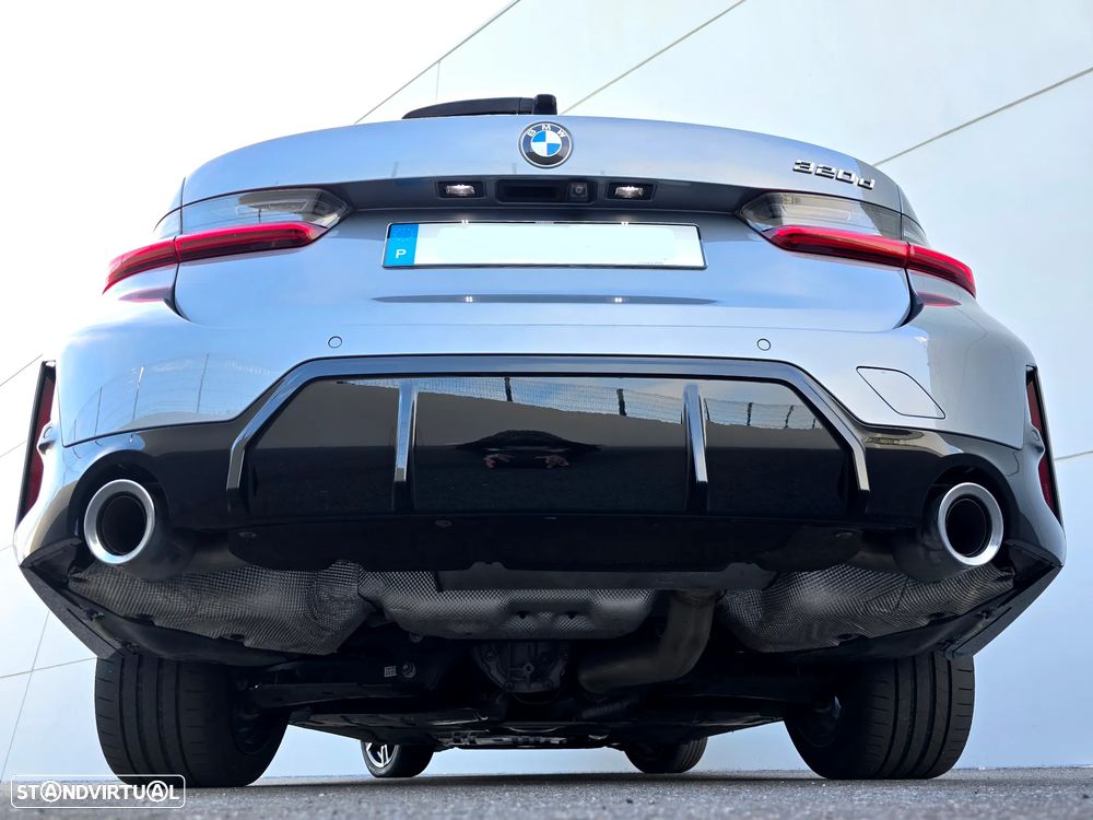 BMW 320 d Pack Desportivo M Auto - 14