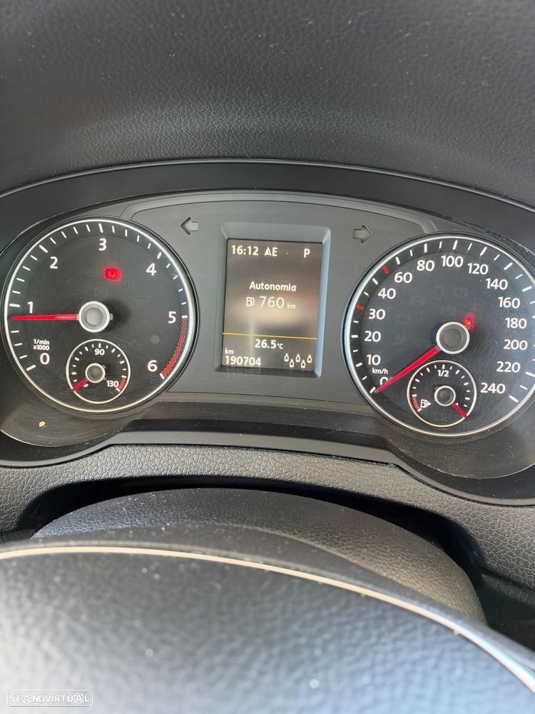 VW Sharan 2.0 TDI Blue Highline DSG - 15