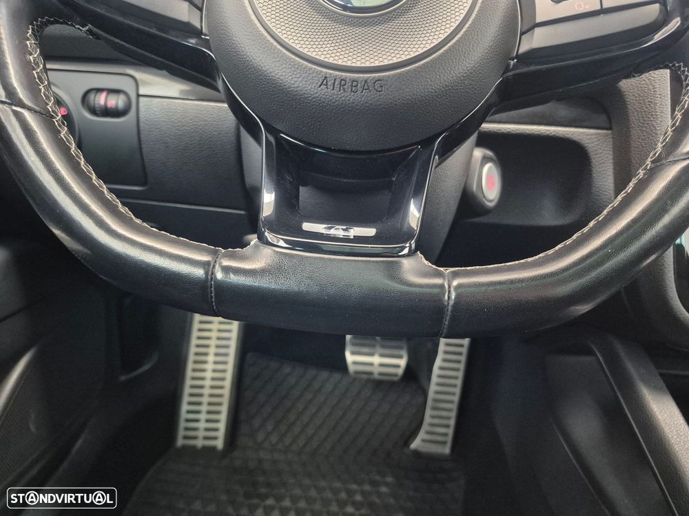 Volkswagen Scirocco 2.0 TDI Sport DSG — fotografia 11