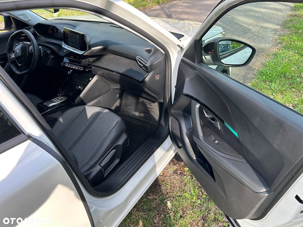 Peugeot 2008 1.2 Pure Tech GPF Allure S&S EAT6 - 11