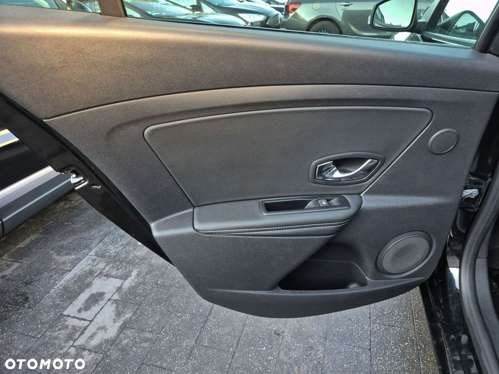 Renault Megane ENERGY TCe 130 BOSE EDITION - 19
