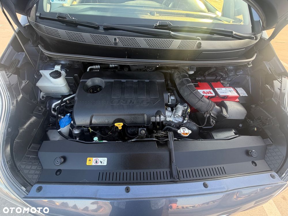 Hyundai ix20 1.6 CRDi Fifa World Cup Edition - 5