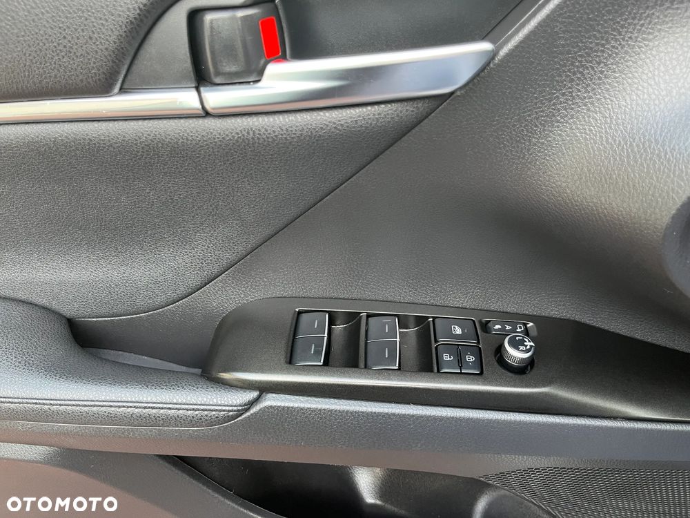 Toyota Camry 2.5 Hybrid Executive CVT - 17