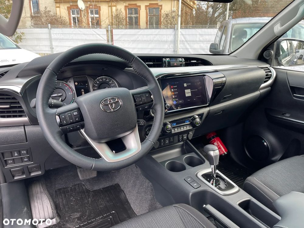 Toyota Hilux - 11