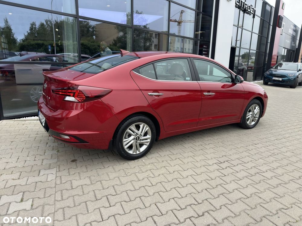 Hyundai Elantra 1.6 Comfort - 4