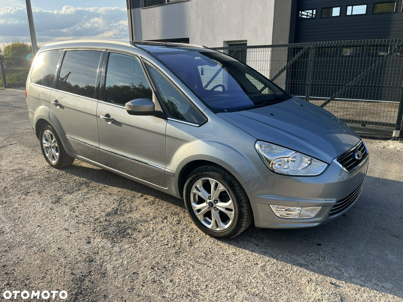 Ford Galaxy - 4