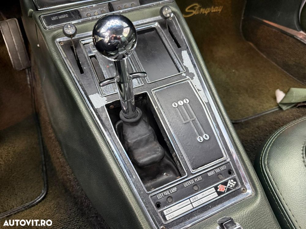 Chevrolet Corvette - 11