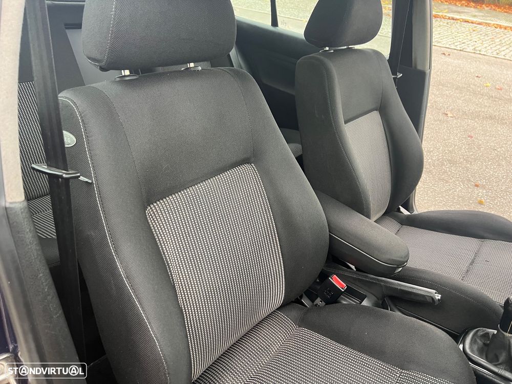 VW Golf 1.9 TDi 25 Anos - 8