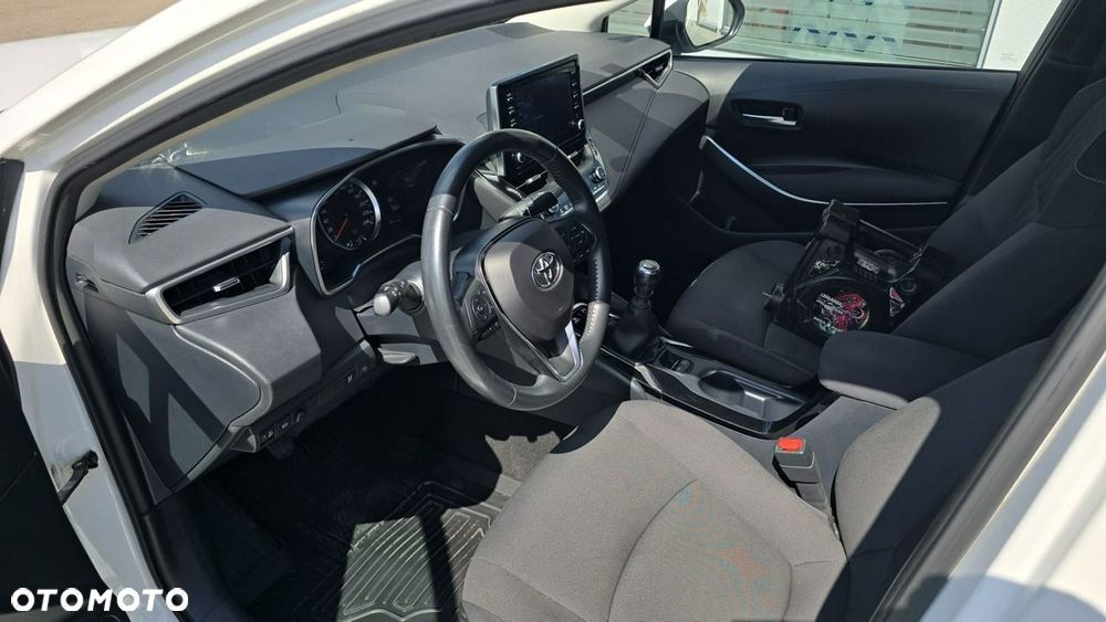 Toyota Corolla - 12