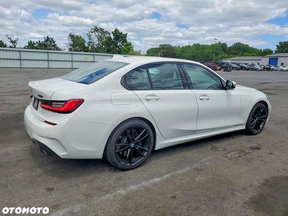 BMW Seria 3 330i xDrive M Sport sport - 4