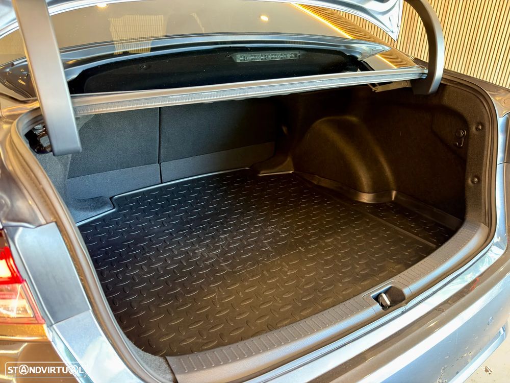 Toyota Corolla SD 1.8 Hybrid Luxury - 20