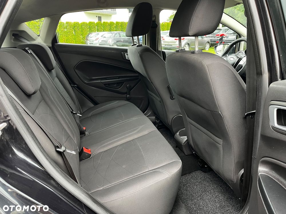 Ford Fiesta 1.6 TDCi DPF Titanium - 19
