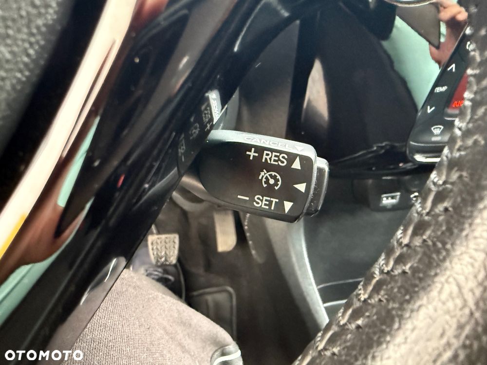 Peugeot 108 VTI 72 Top Allure - 10