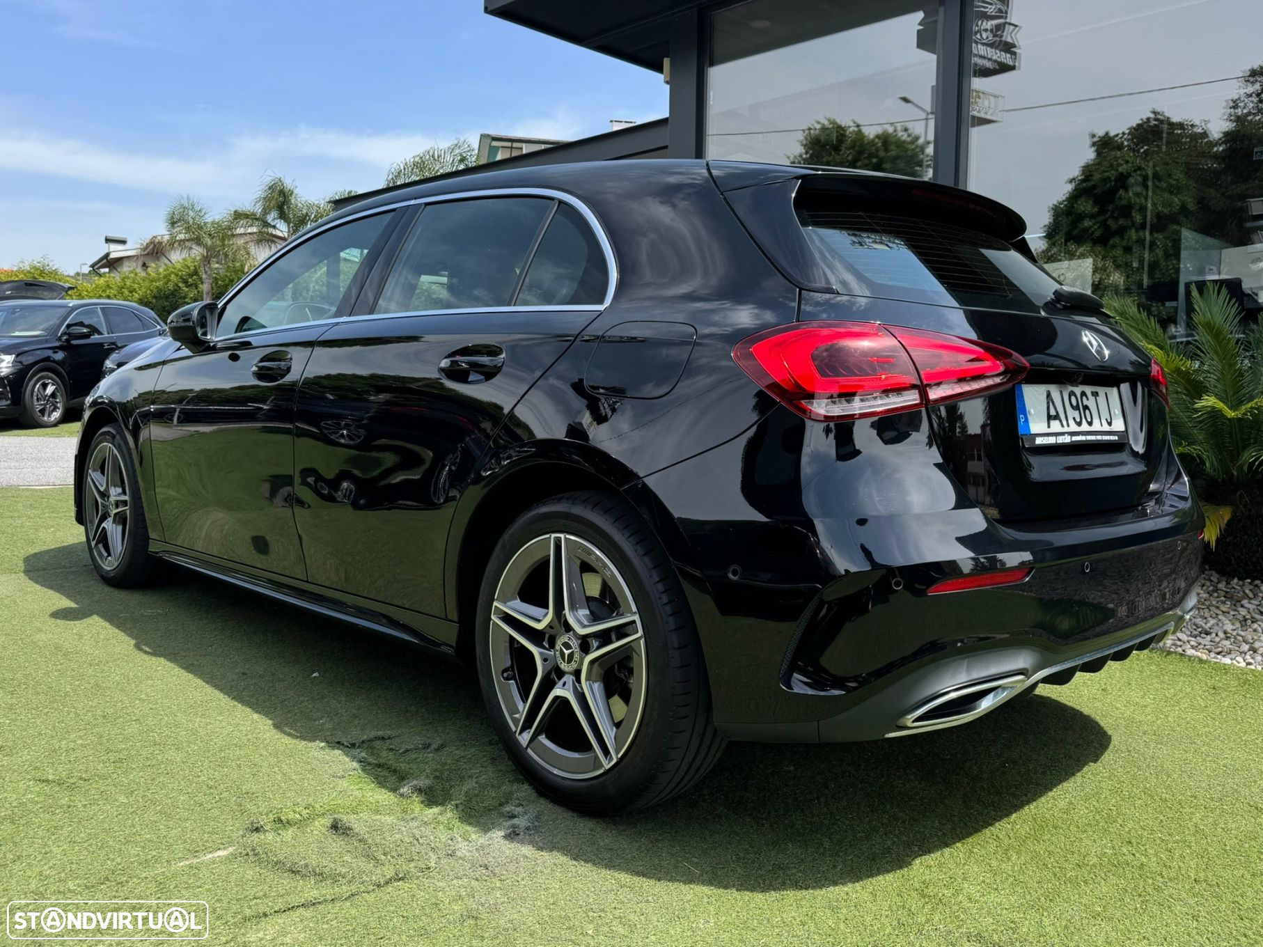 Mercedes-Benz A 250 e AMG Line - 12