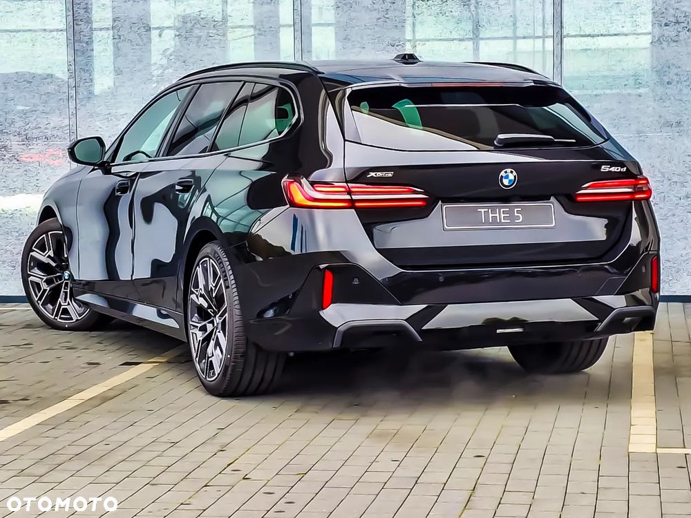 BMW Seria 5 540d xDrive mHEV M Sport - 4