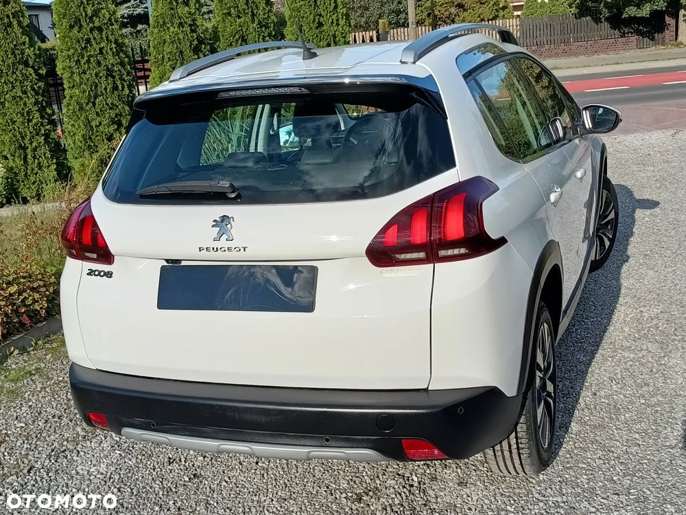 Peugeot 2008 - 8