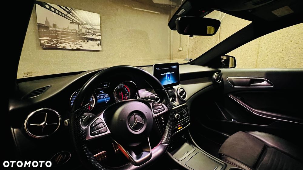 Mercedes-Benz GLA 250 4-Matic AMG Line - 9