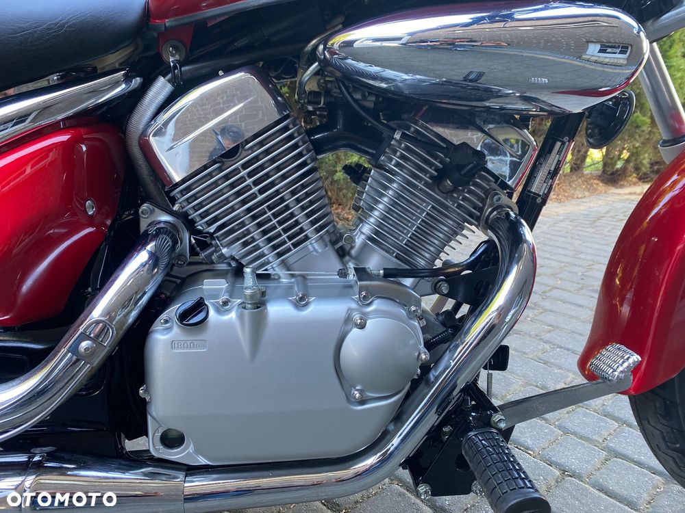 Suzuki Intruder - 17