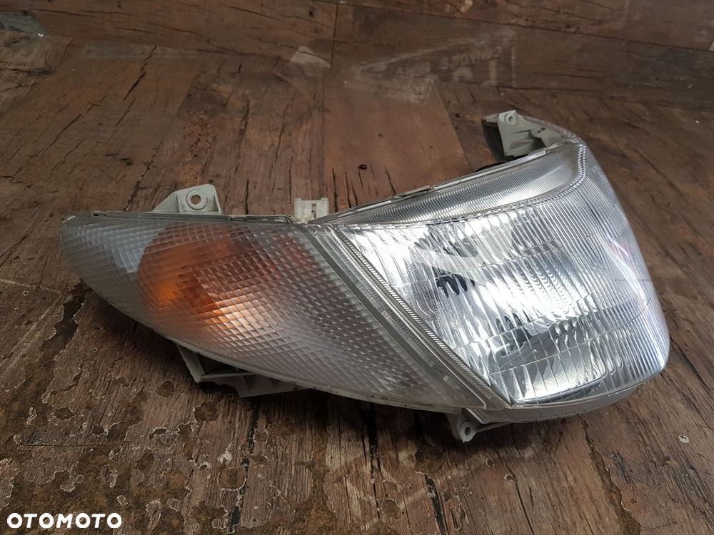 Reflektor lampa Suzuki Burgman AN 250 - 2