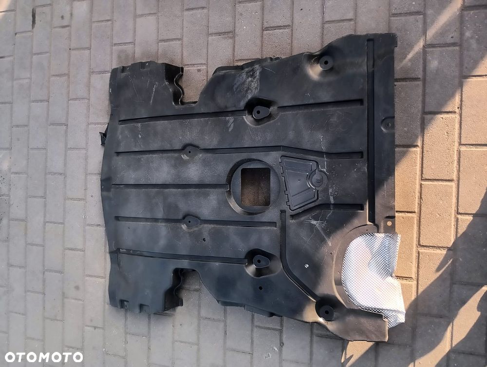 Osłona dolna silnika BMW seria 1 e81 e87 - 1