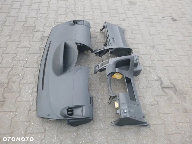 DESKA ROZDZIELCZA KONSOLA TOYOTA YARIS II 06-09T - 8