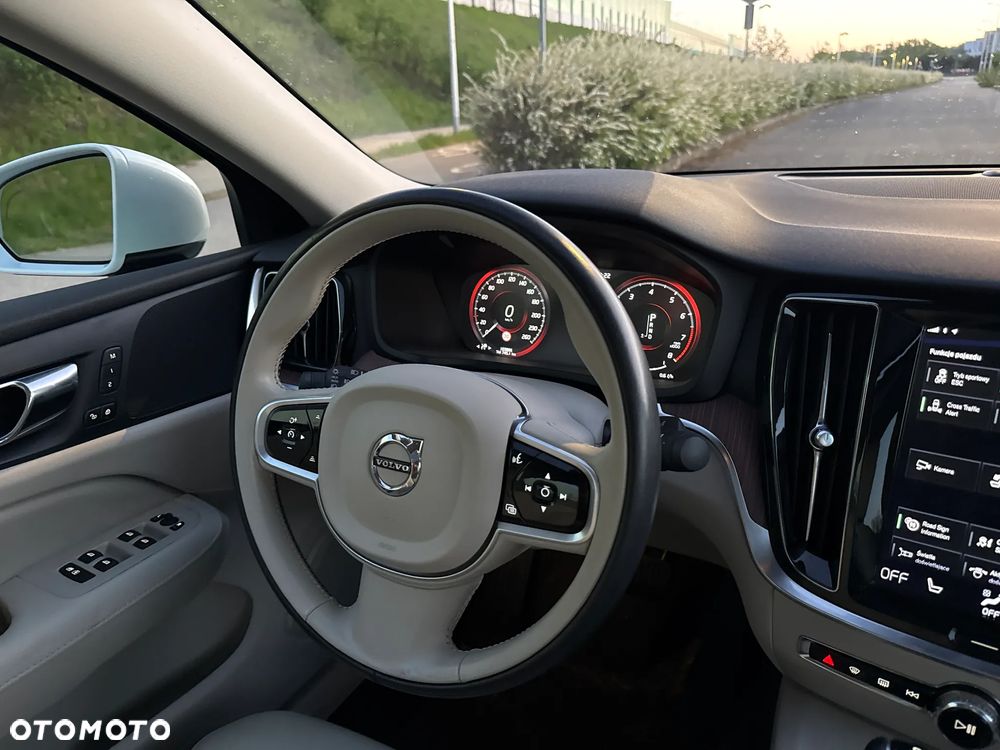 Volvo S60 T5 Momentum Pro - 7
