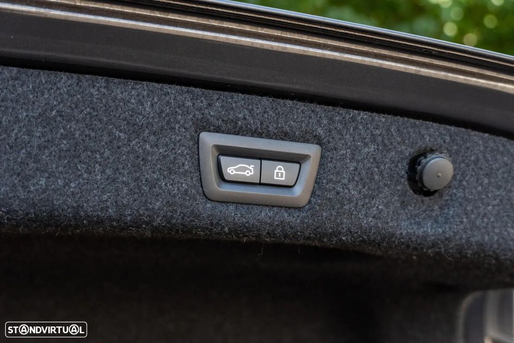 BMW 520 e Pack M - 61
