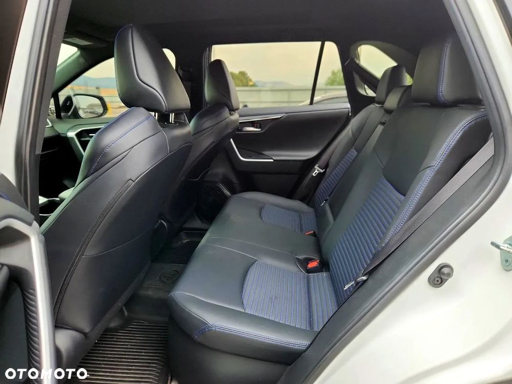 Toyota RAV4 - 11