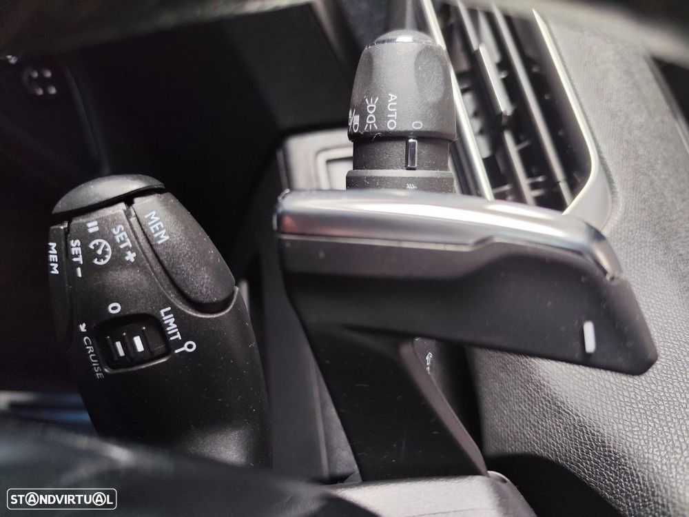 Peugeot 3008 1.6 BlueHDi GT Line Grip Control EAT6 - 11