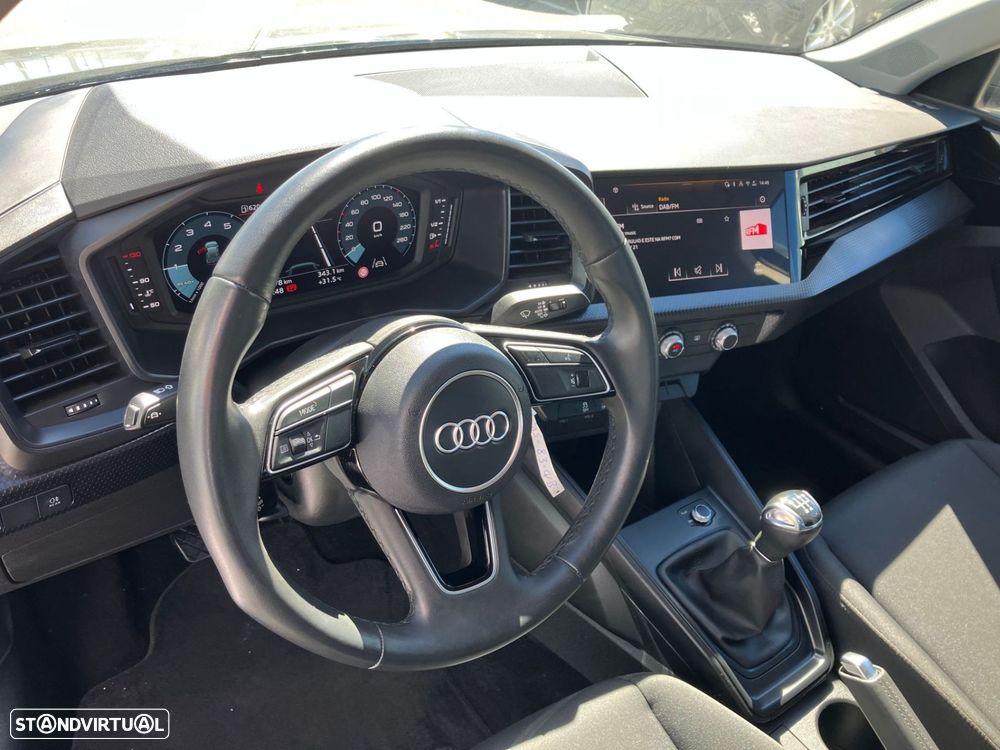 Audi A1 Sportback 25 TFSI Advanced — fotografia 2