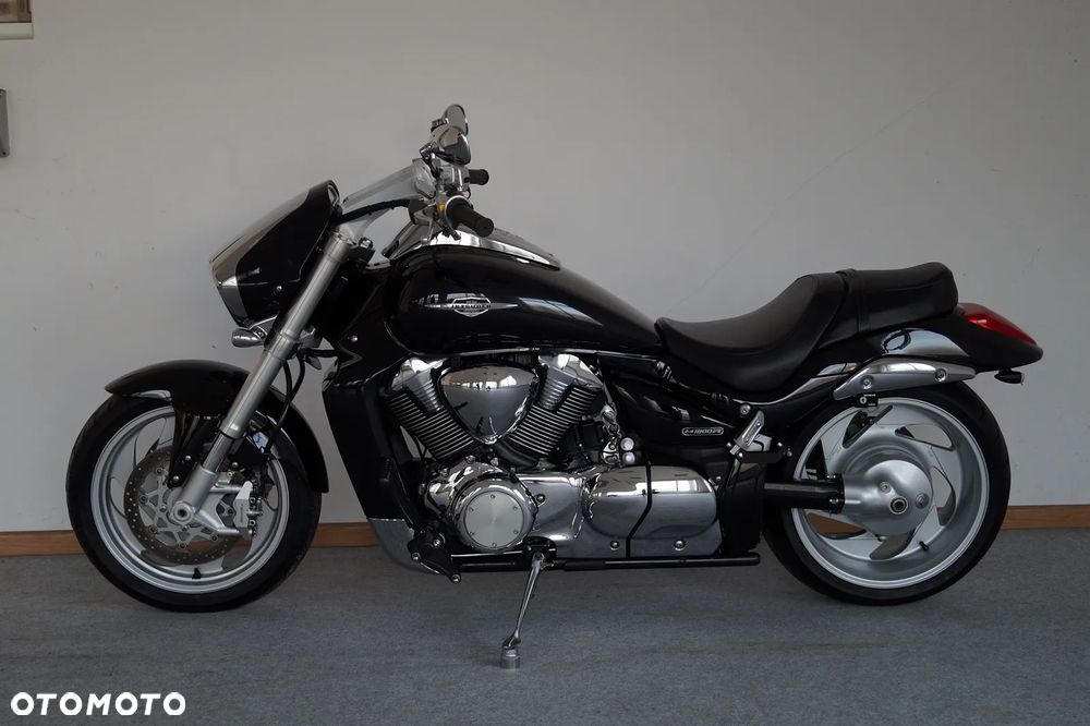 Suzuki Intruder - 6
