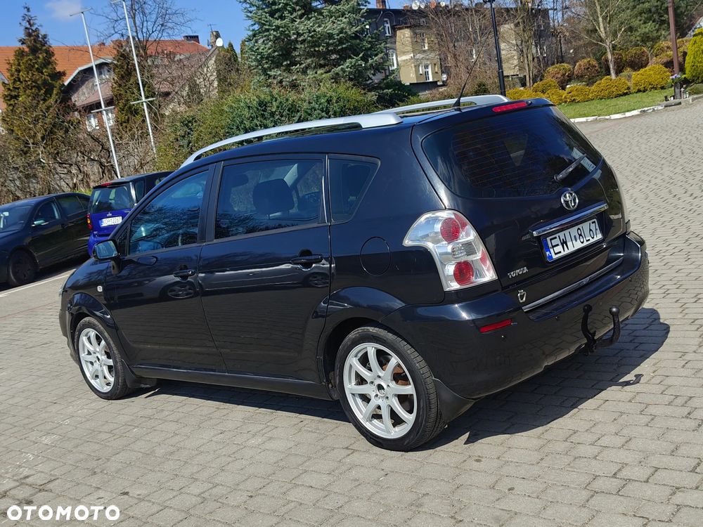 Toyota Corolla Verso 2.2 D-4D DPF Executive - 17