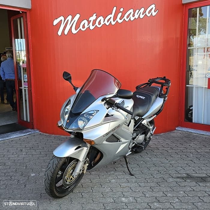 Honda VFR 800 - 1