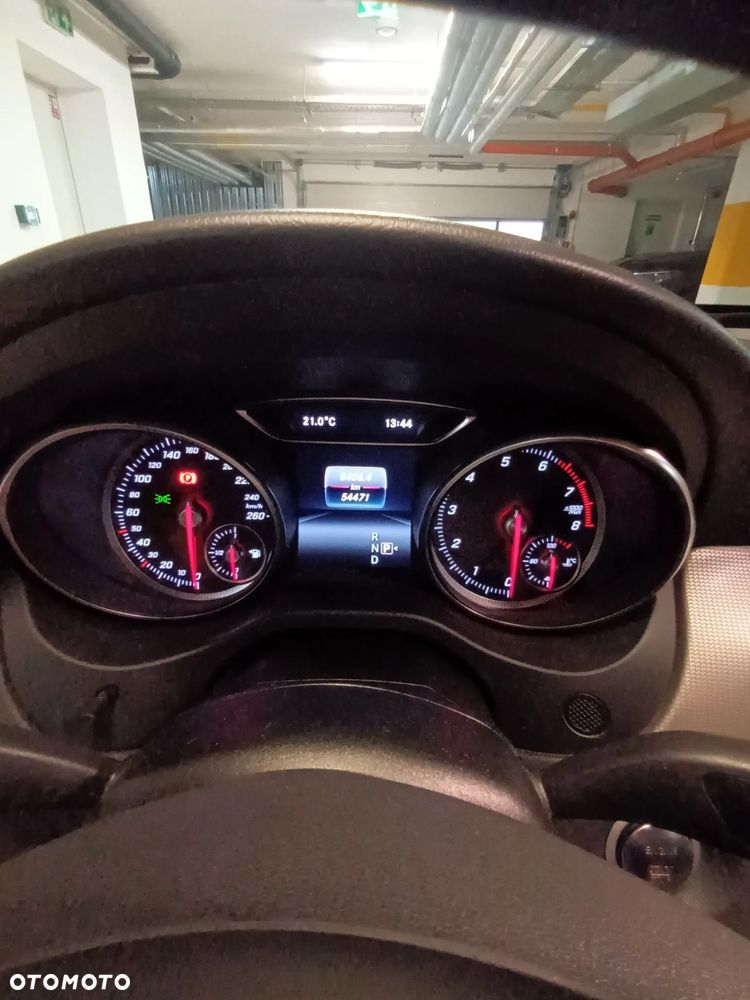 Mercedes-Benz CLA 200 7G-DCT Urban - 25