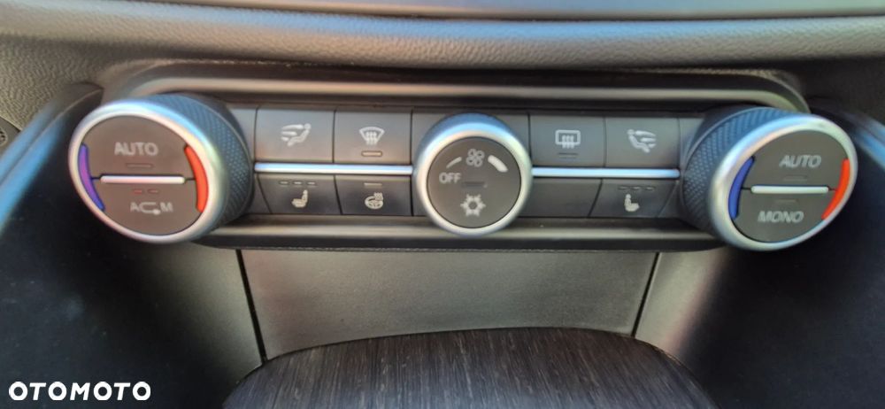 Alfa Romeo Giulia 2.2 D Turbo Super - 30