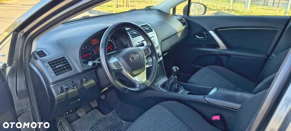 Toyota Avensis 1.8 Active - 7
