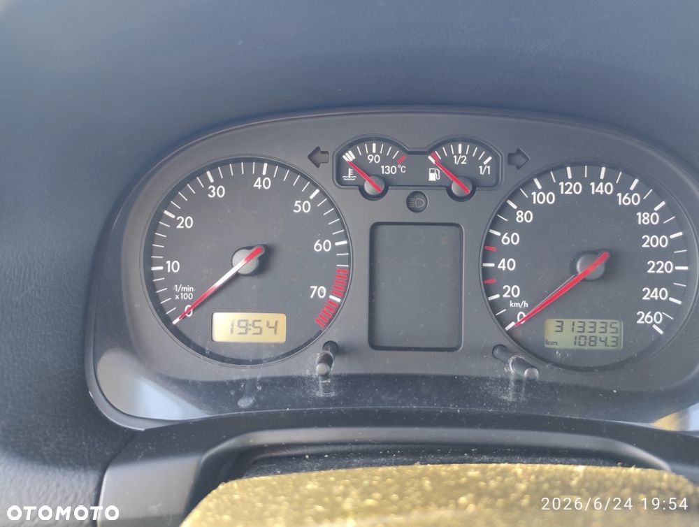 Volkswagen Golf 1.6 Basis - 5