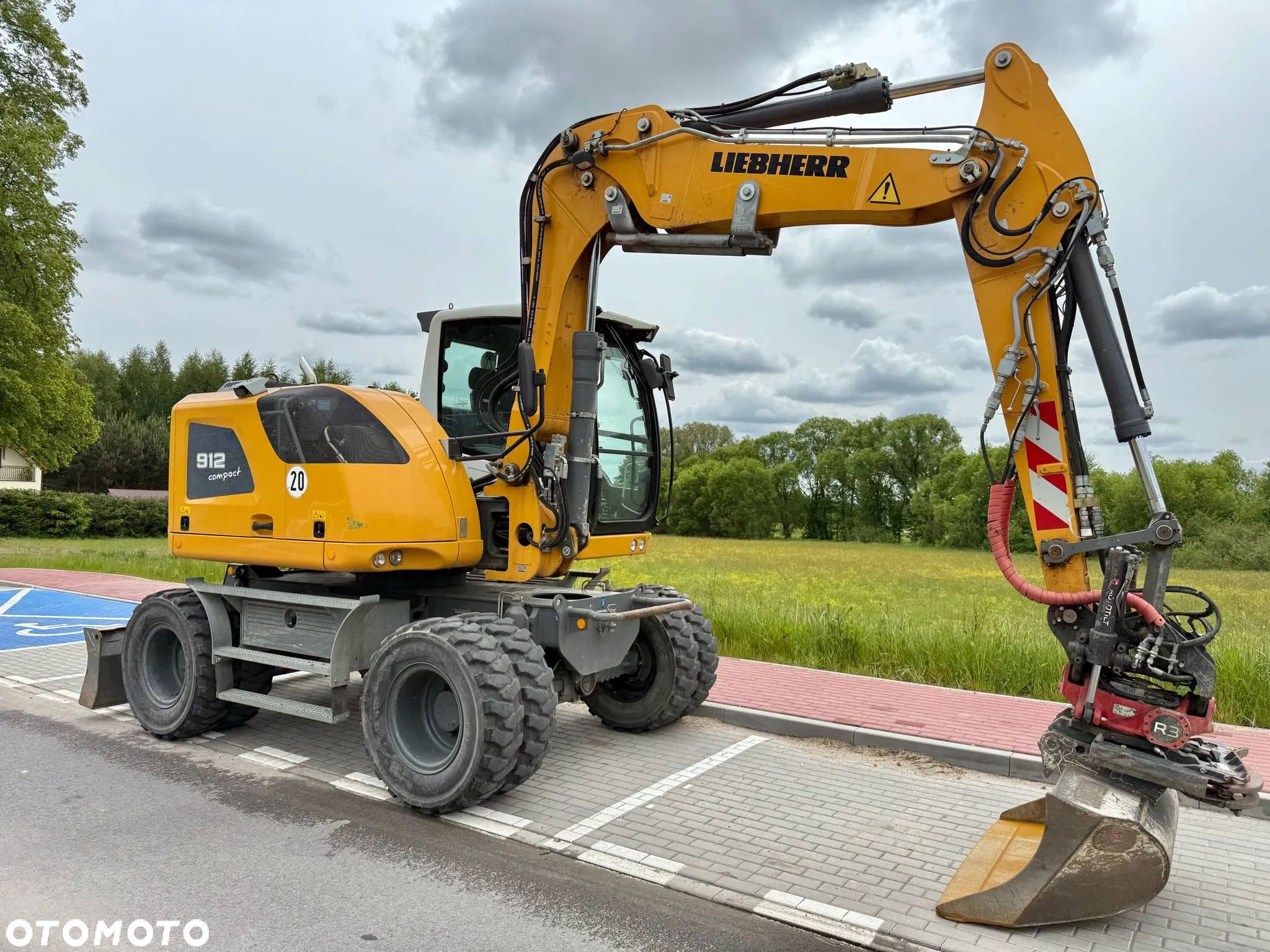 Liebherr A912 COMPACT *2017ROK, 3400 PRZEBIEGU, ROTOTILT ze szczypcami* - 1