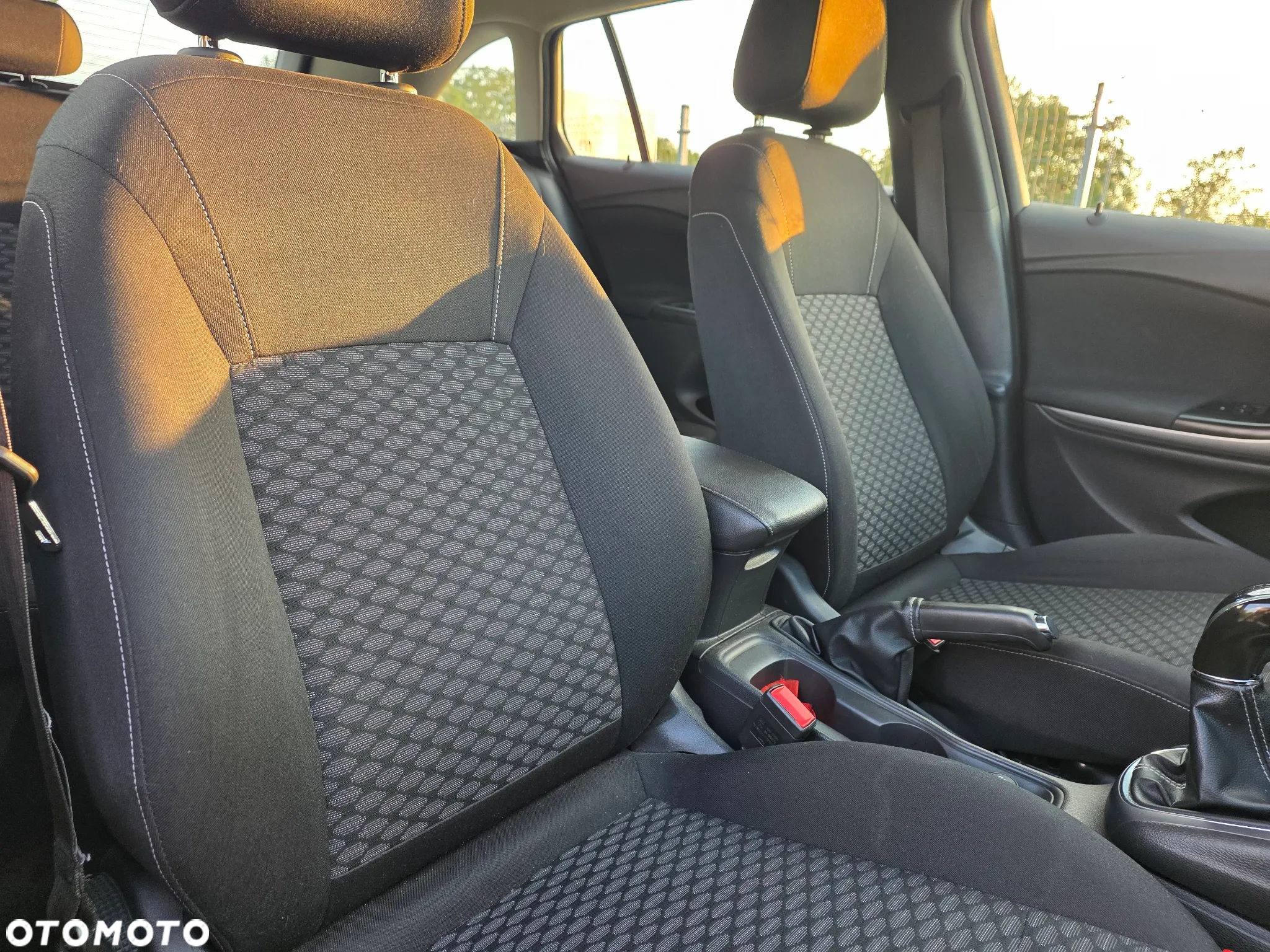 Opel Astra V 1.4 T Enjoy S&S - 18