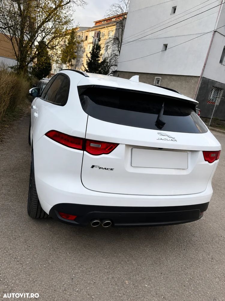 Jaguar F-Pace - 6