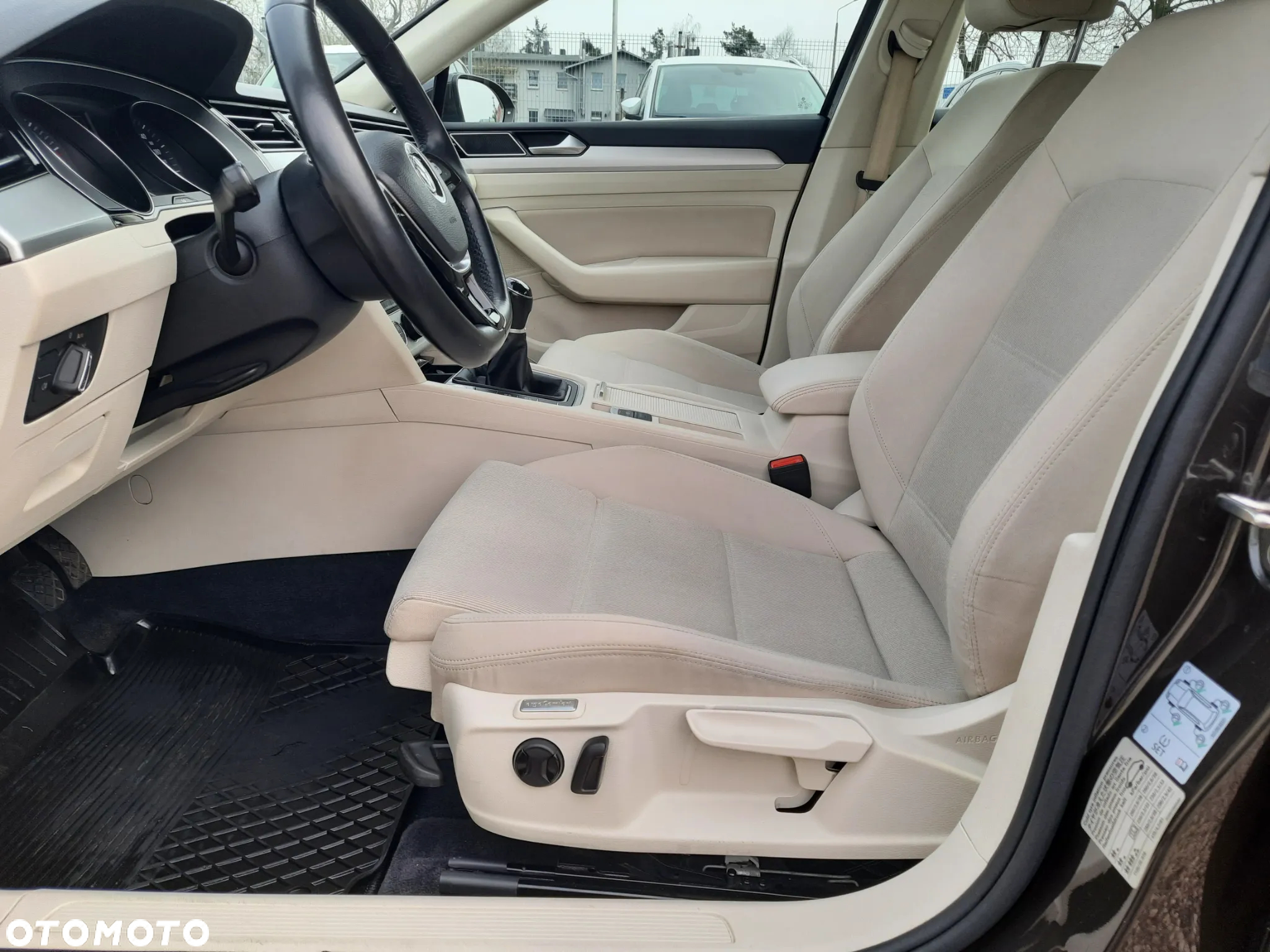 Volkswagen Passat 1.8 TSI BMT Comfortline - 17
