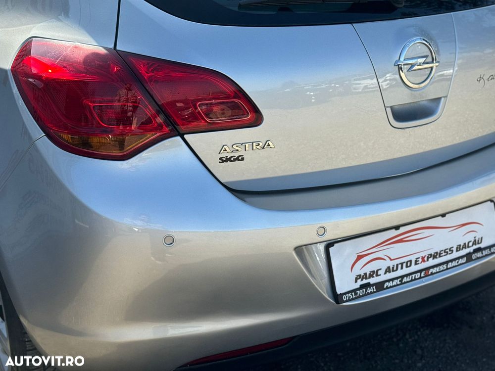 Opel Astra 1.6 - 18