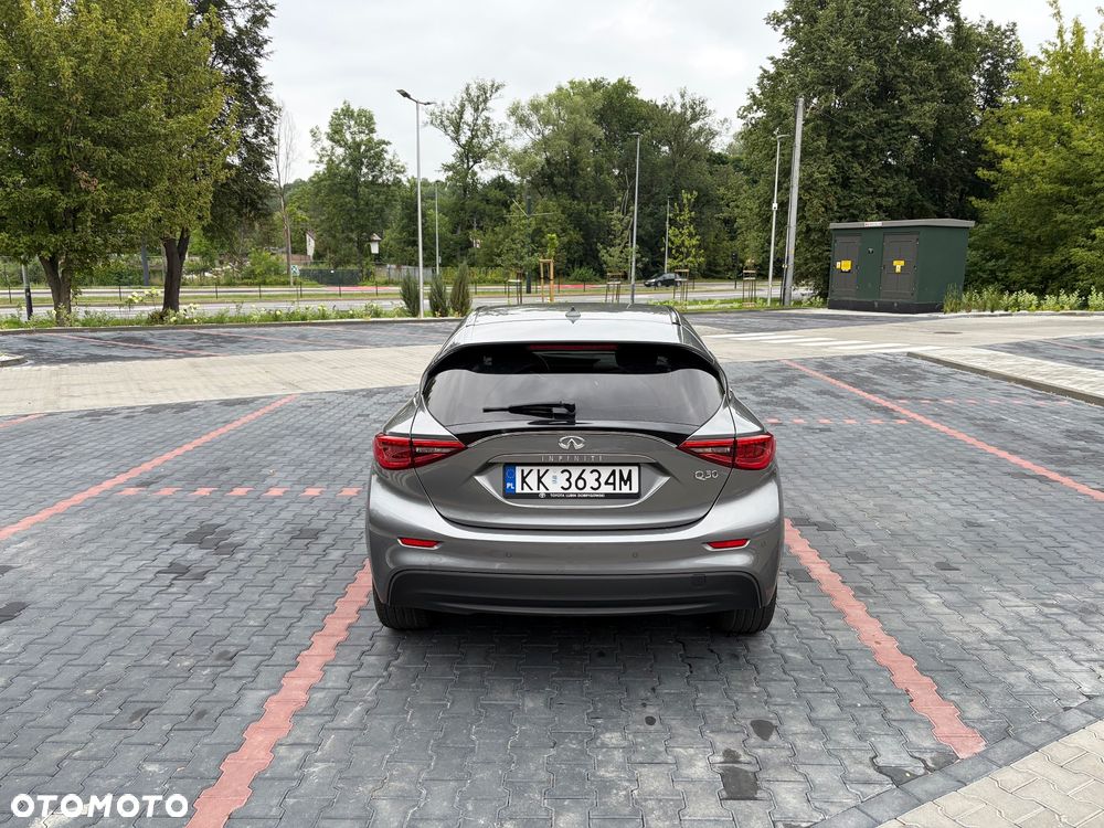 Infiniti Q30 1.5d Premium 7DCT - 17