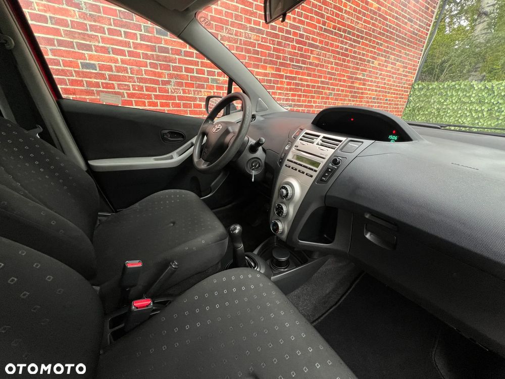Toyota Yaris - 10